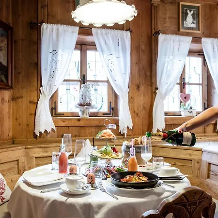 Hotel Perauer 3*