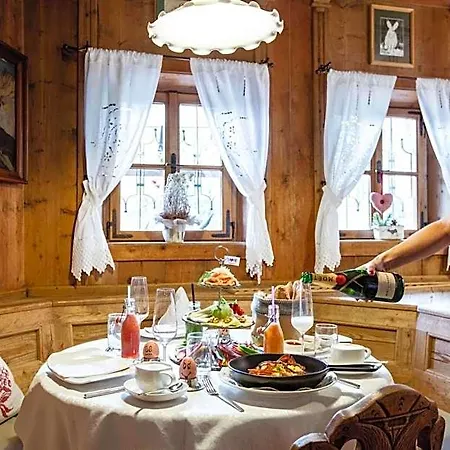 Hotel Perauer 3*