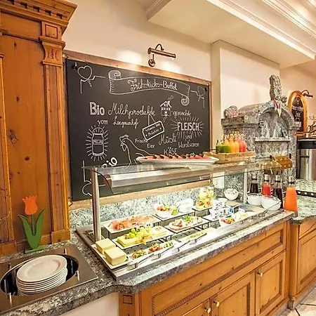 Hotel Perauer 3*