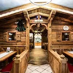 Отель Perauer 3*